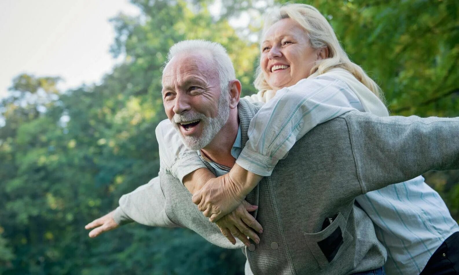 Счастья долголетия. Долгожители 100 лет. Пенсионеры долгожители. Счастливые долгожители. Старичок 100 лет.