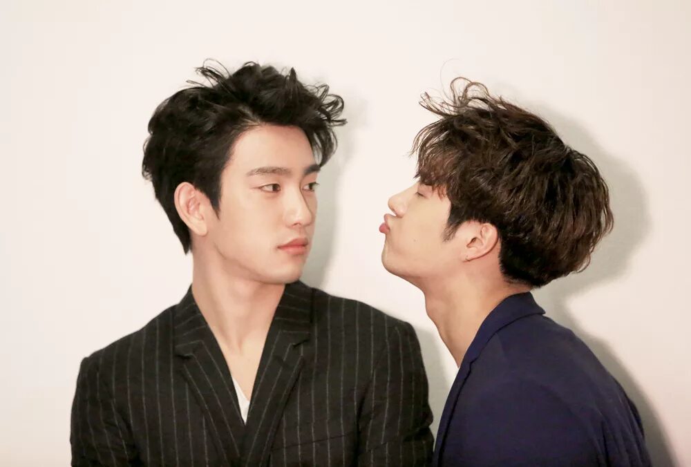 Got7 джинен. Got7 jinyoung. Пак джин ён (1994). Got7 джунен. Джексон ван и джинен.