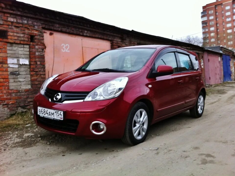 Ниссан ноте 208. Ниссан ноут 2003. Ниссан ноут 2013 красный. Nissan Note 2005. Ниссан ноут хабаровске