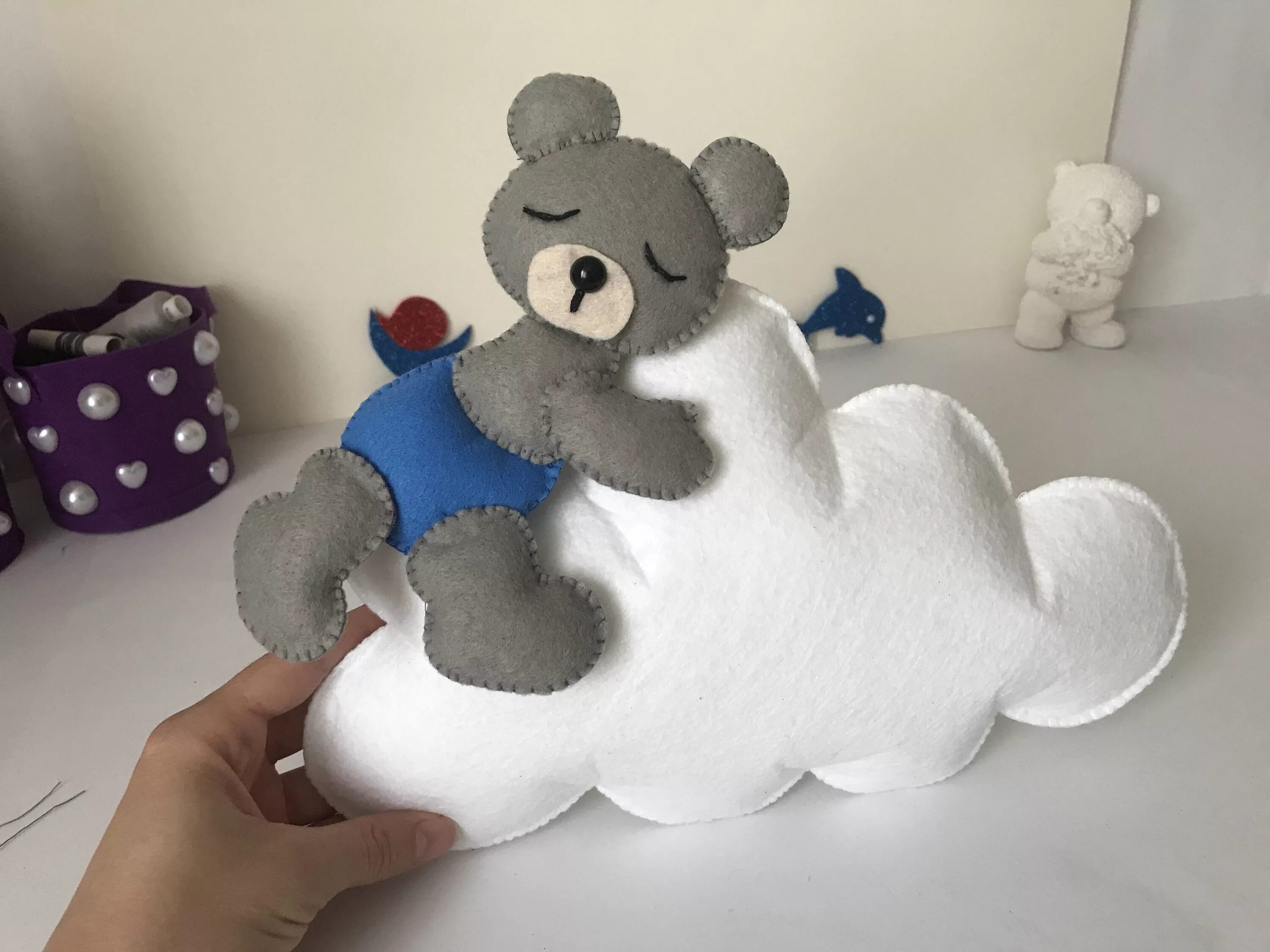 Поделка медвежонок. Мягкие игрушки мишка самодельный. Шьем мягкие игрушки мишка. Игрушка мишка из ткани. Игрушки из фетра.