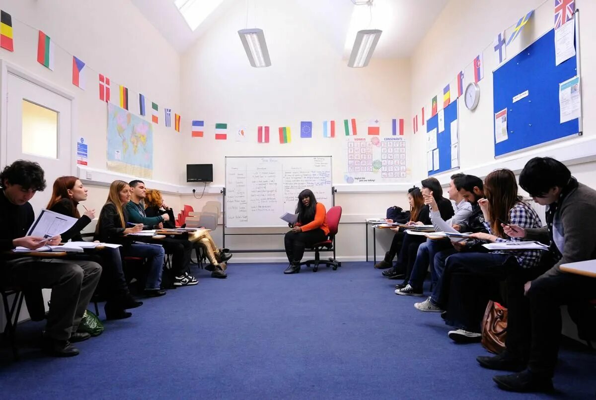 Языковая школа англия. Language school london. Language school london. Школа иностранных языков хабаровск. Оксфорд british study centres.
