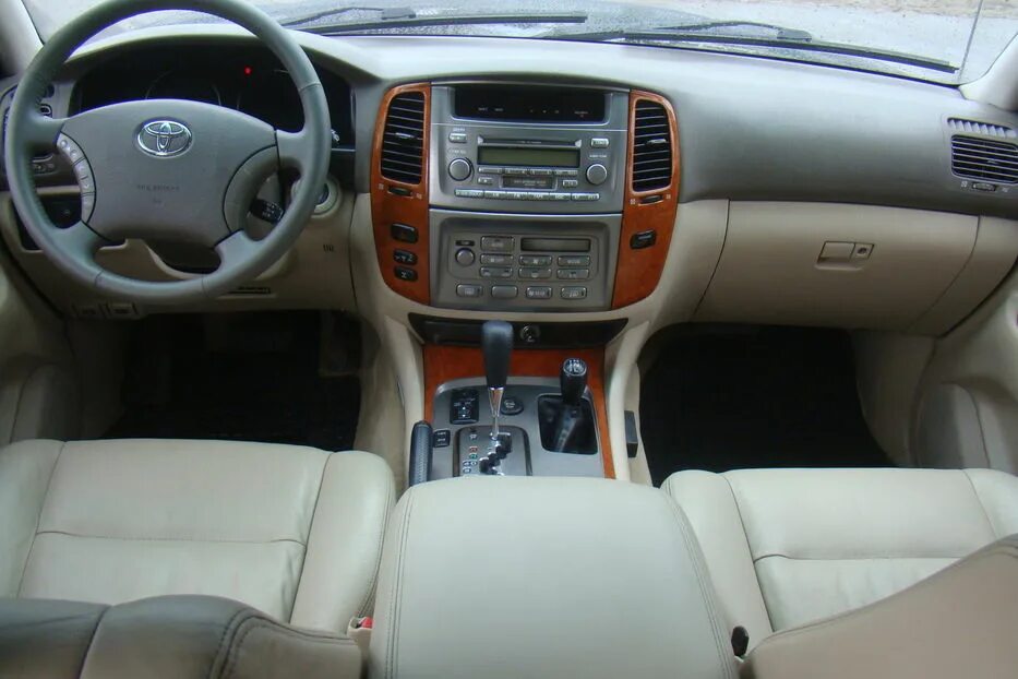 Land Cruiser Amazon Interior (2003 - 2005) - Toyota Media Site