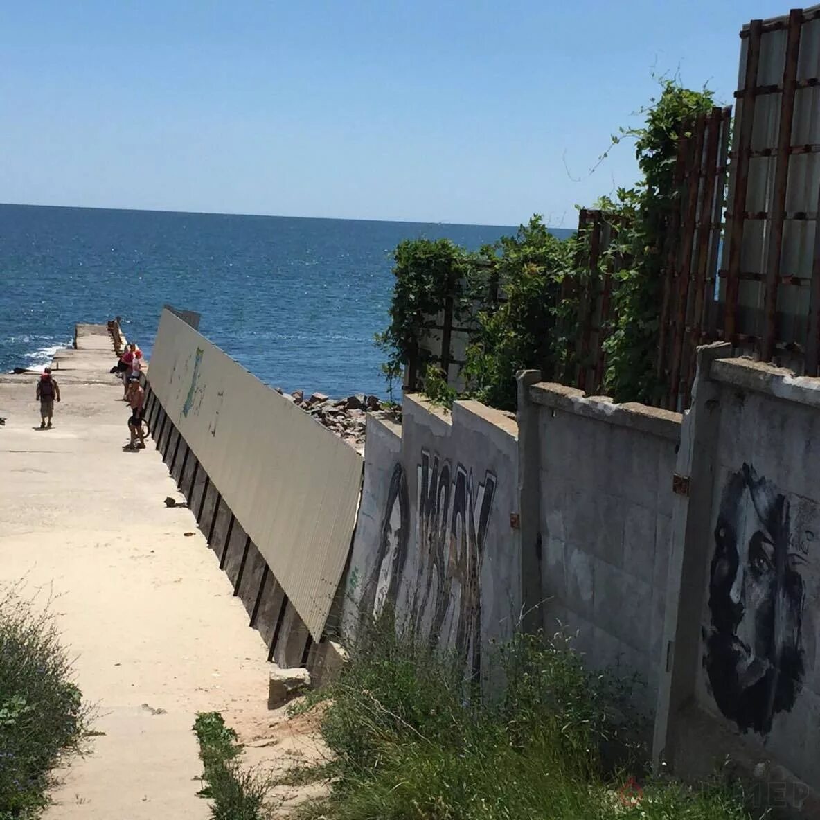 Пляж чкаловский отзывы. Чкаловский пляж Одесса. Лонжерон пляж Одесса. Чкаловский пляж Одесса 2023. Чкаловский пляж Одесса 2012г.