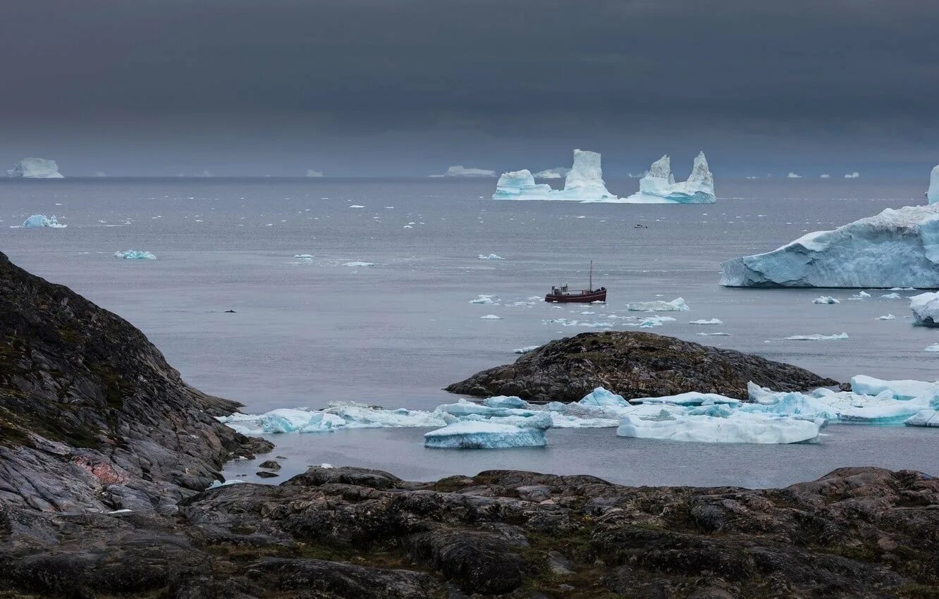 Берингово море. Остров белый в Карском море. Чукотка берег Ледовитого океана. Остров Вилькицкого Карское море. Водами атлантического и северного ледовитого океана омывается