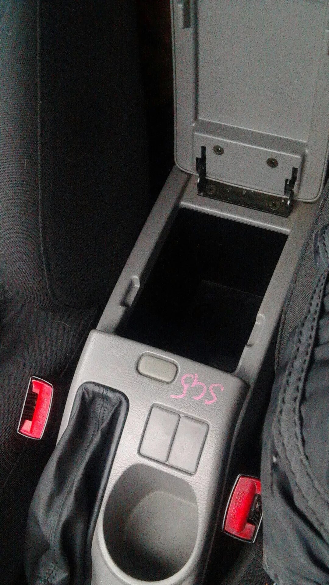 Центральная консоль мерседес глс. Консоль подлокотник vw t5 t6. Консоль под 2 din на панель на subaru forester sf 5. Подлокотник vw t5 multivan. Центральная консоль тойота альфард.