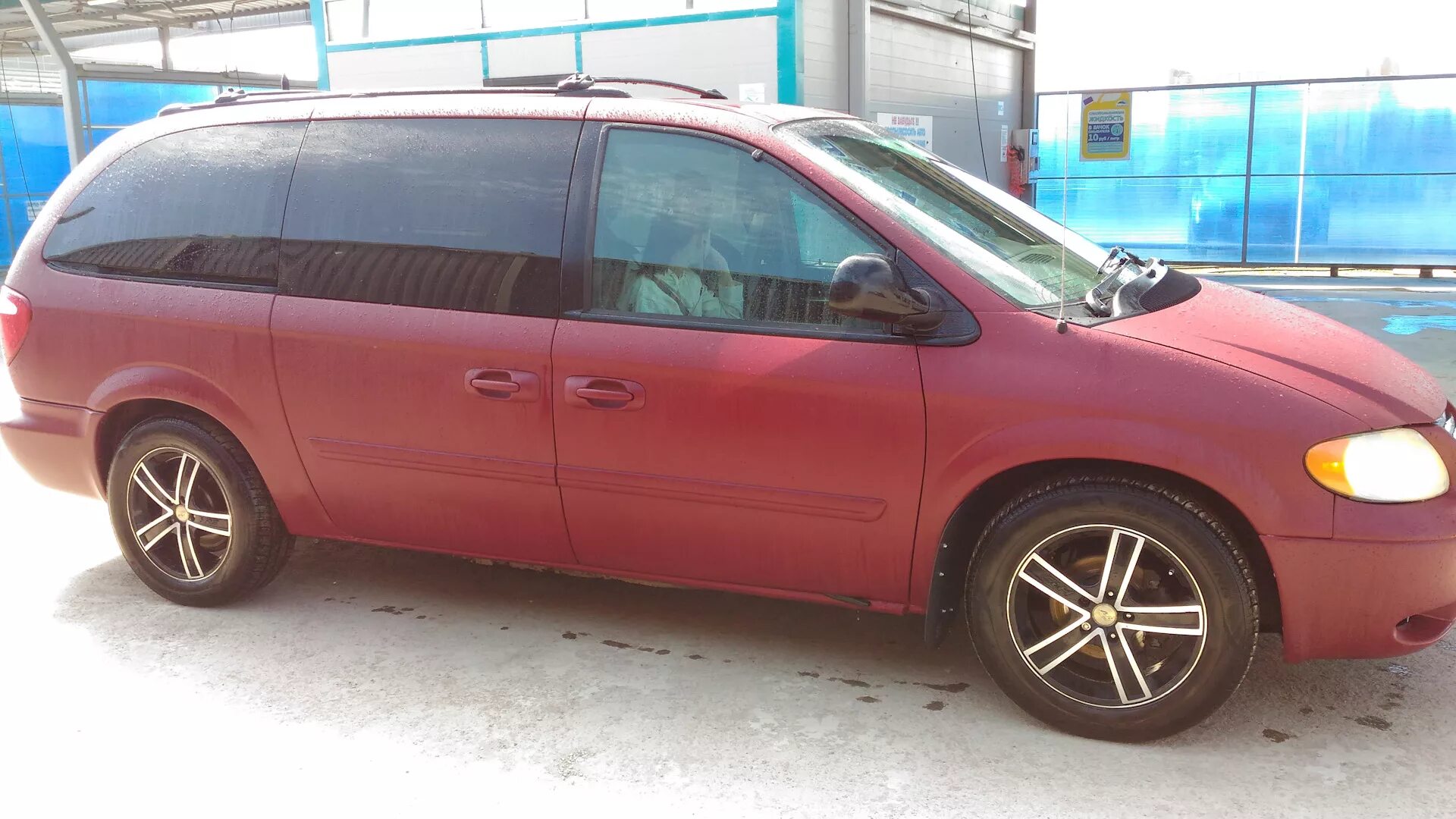 Додж караван r17. Dodge caravan te37. Додж гранд караван 4. Колеса dodge caravan. Додж караван 4.