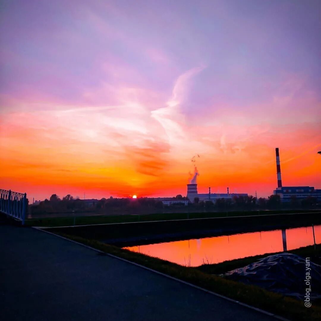 Казань закат. Кремлевская в закат казань. Кул-шариф казань рассвет. Мечеть кул шариф на закате. Красивый закат в городе грозном.