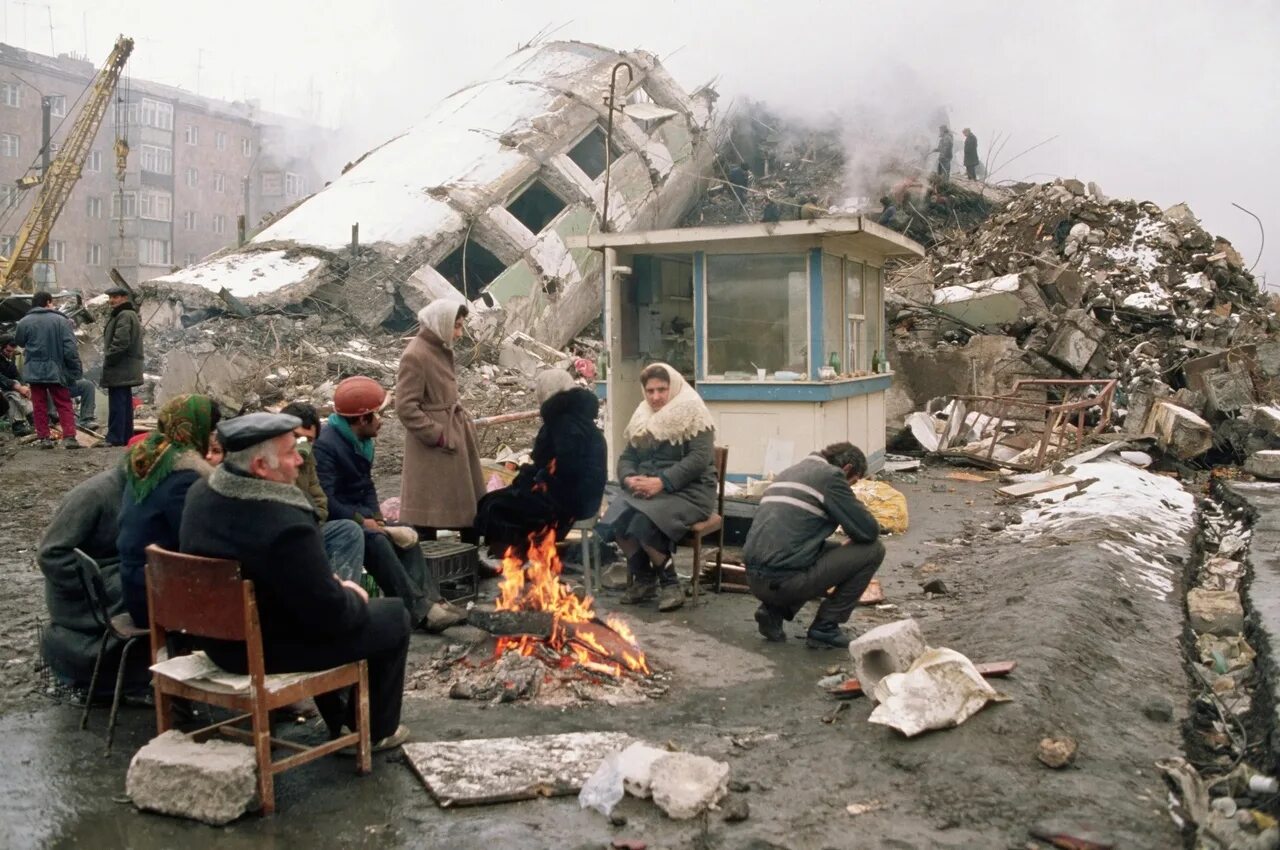 Когда было землетрясение в армении. Спитакское землетрясение 1988. спитакское землетрясение в армении 1988.