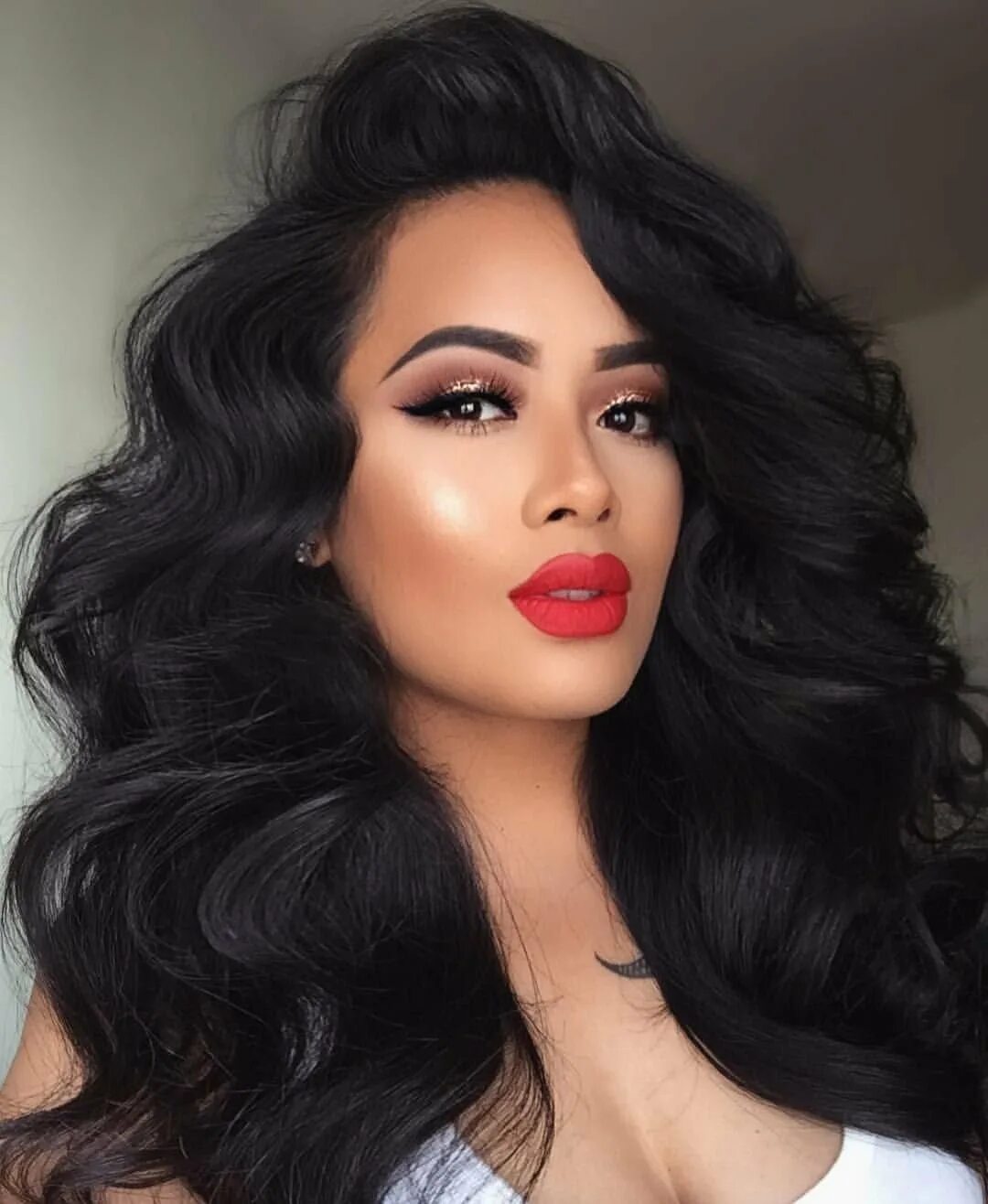 Кудри на длинные темные волосы. Прическа на длинные черные волосы. Локоны на длинные волосы. Локоны на длинные темные волосы. Укладка на длинные темные волосы.