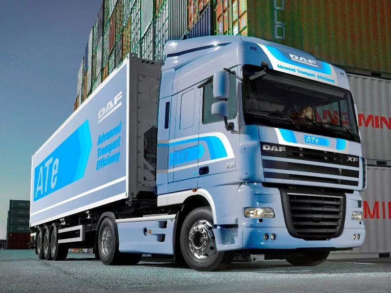 Грузовые тягачи daf. Daf xf 105. грузовик даф 105. фура daf xf 105. тягач даф 105.