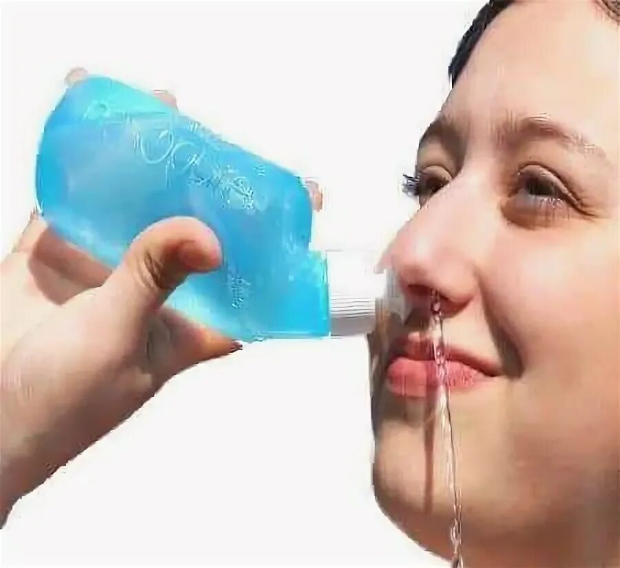 Промывание носа. Полоскание носа. Приспособление для промывки носа. Приспособление для промывки пазух носа. Вода капала с носа