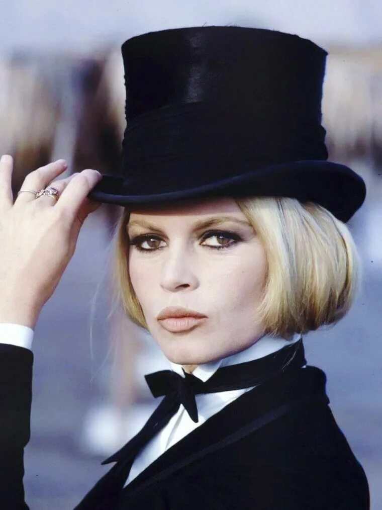 Софи марсо сейчас 2020. Знаменитые французские женщины. Катрин денёв. Французская актриса софи марсо. Знаменитые французские женщины.