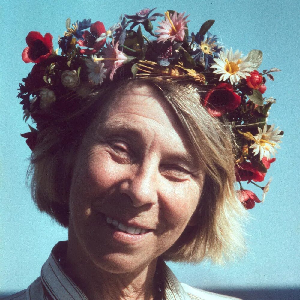 Tiny tove. Tiny Tove Jansson. Туве Янссон фото. День рождения Туве Янссон.