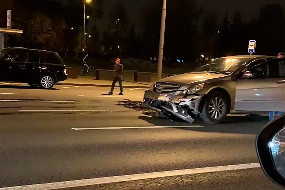 BMW авария Кутузовский проспект. Авария на Кутузовском проспекте Саид. ДТП В Москве на Кутузовском проспекте. Кутузовский проспект Москва авария.