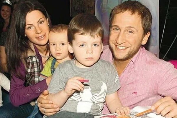 Оскар кучера семья. Оскар кучера торс. Оскар кучера дети. Оскар кучера семья. Оскар кучера 2022.