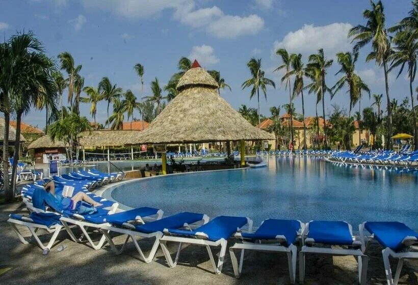 Roc arenas doradas 4 куба. Курортная куба отели. Отель roc varadero. Куба рок аренас дорадос. Куба варадеро рос аренас дорадос.