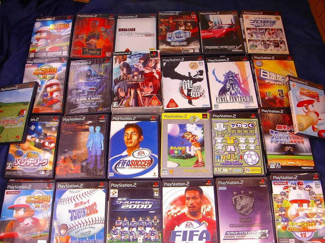 компьютерные игры коллаж. игровые диски для playstation 2. видео игр плейстейшен 2. игры на playstation 2 slim. видео игр плейстейшен 2.