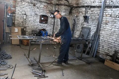Специалист по изготовлению изделий из металла
