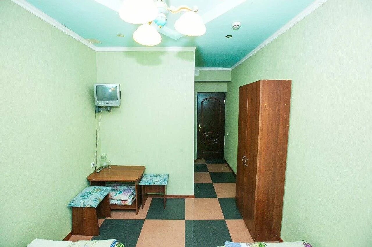 Розы люксембург 44. Гостиница Империум Тутаев. Гостиница Гала Тутаев. Тутаев гостиницы. Гостевой дом в Тутаеве.