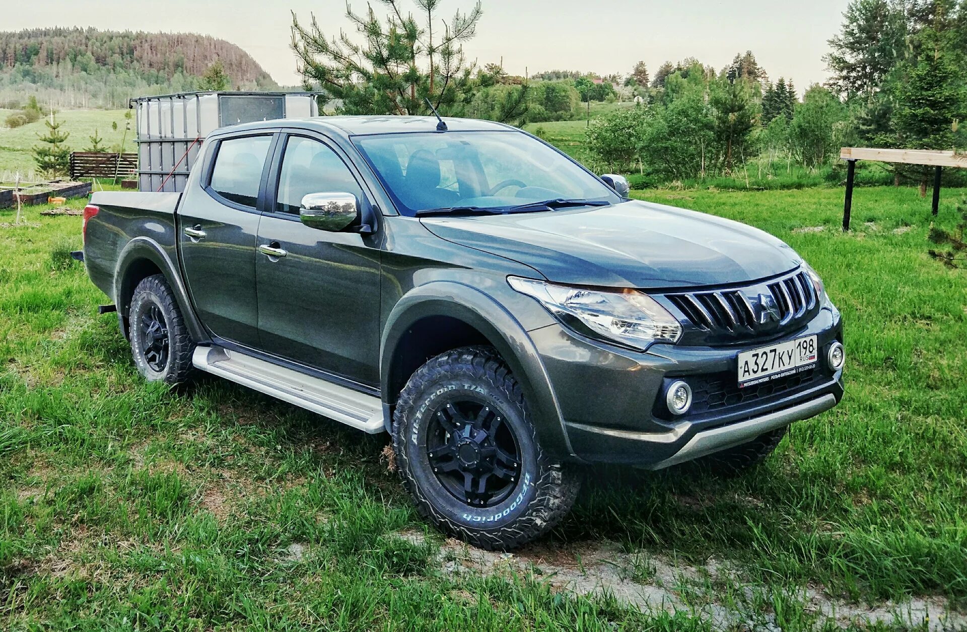 Шины l200 mitsubishi. Mitsubishi l200 5. Митсубиси л200. Мицубиси л200 2017. Mitsubishi l200 II.