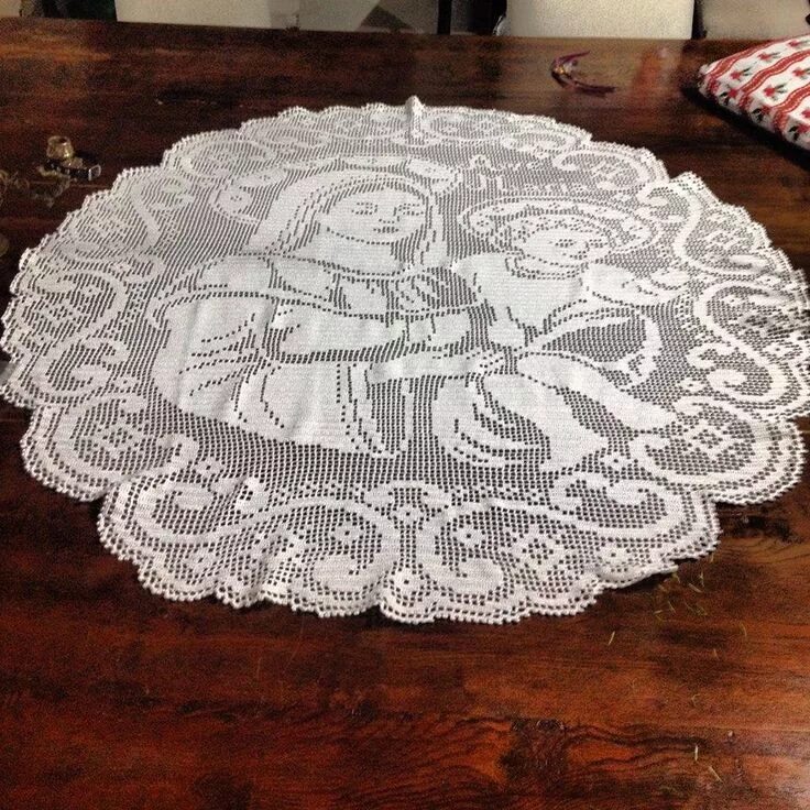 Пасхальная салфетка крючком в технике филейного вязания. Вязаные скатерти. Салфетки крючком. Филейные салфетки. Скатерть крючком.