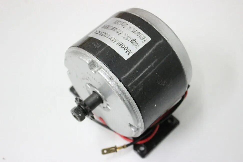 электродвигатель 12 вольт 150w. электродвигатель 12в 100квт. Quad turbo v12. мощность двигателя 12. коллекторный электродвигатель постоянного тока 12 вольт.