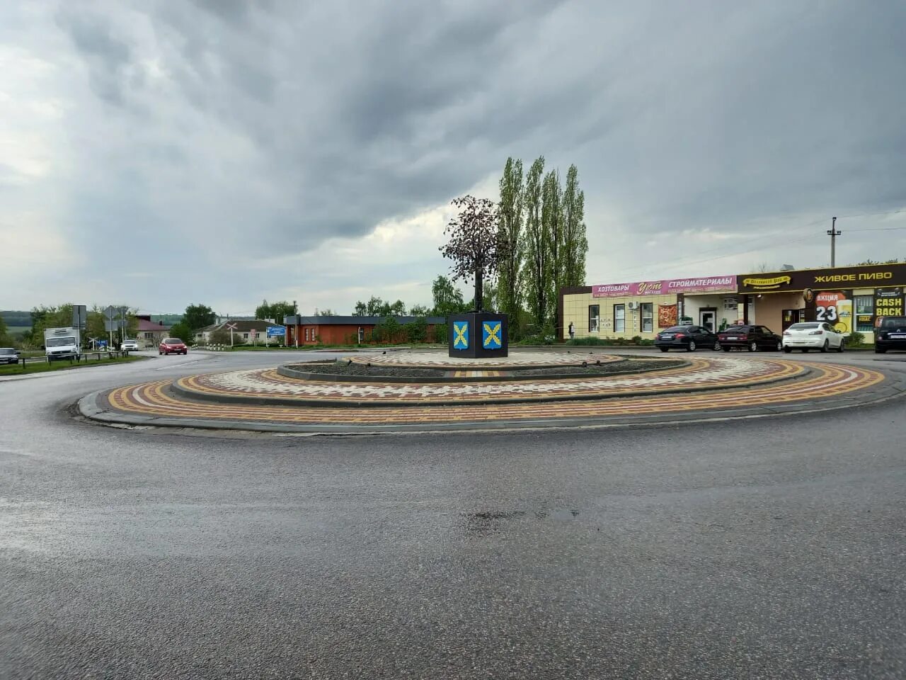 Село хохол воронежской. РП Хохольский Воронежская область. РП Хохольский достопримечательности. Воронежская область РП Хохольский лицей. Хохольский Центральный парк.