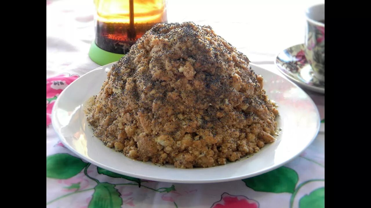 Рецепт торта муравьиная горка. Муравьиная горка торт из макарон. Торт муравейник декор. Рецепт торта муравьиная горка. Пирожное муравейник.
