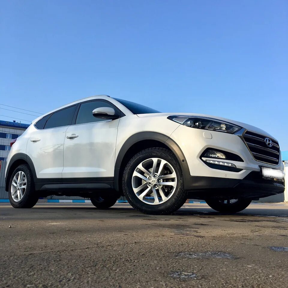 Hyundai tucson tl. Hyundai Tucson 208. Хендай Туссан 208 года. Hyundai Tucson на 20 х дисках. Диски литые Хундай Туссан 2022 г дизель.