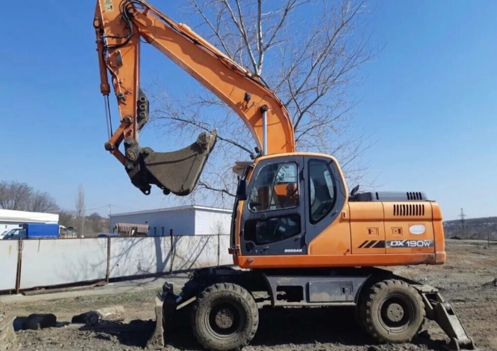 экскаватор jcb 220 lc. экскаваторщик ростов. экскаватор строительный. экскаватор case wx210. Jcb 3cx super ковш.