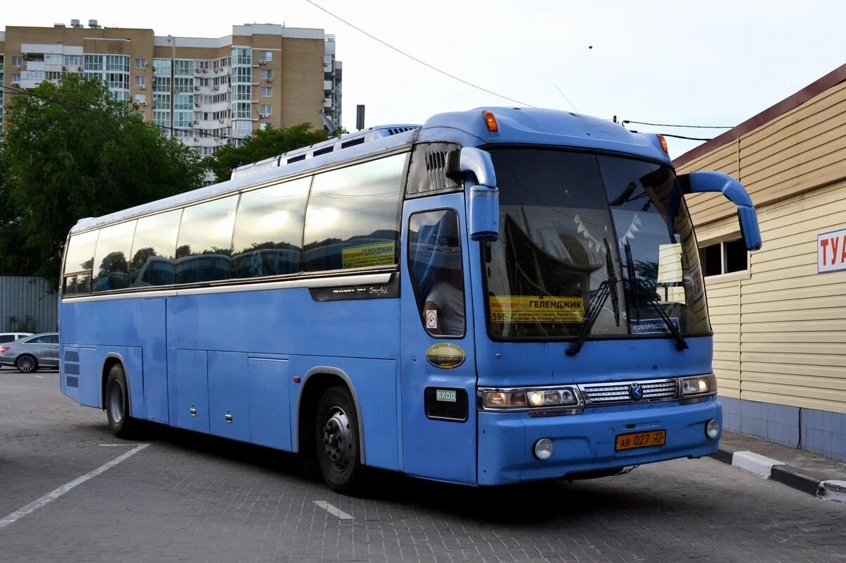 Краснодар майкоп автобус автовокзал. Kia Granbird автобус Майкоп Анапа. Kia Granbird АВ 413 41. Кия Грандберд. 439 Автобус.