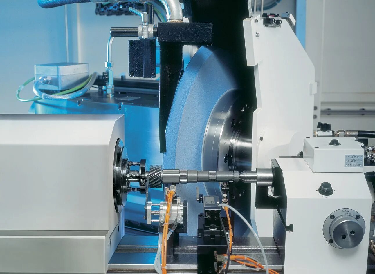 Ut-380lx. Круглая шлифовка станок. Grinding technology. Круглое бесцентровое шлифование. Wfl m60 millturn оси.