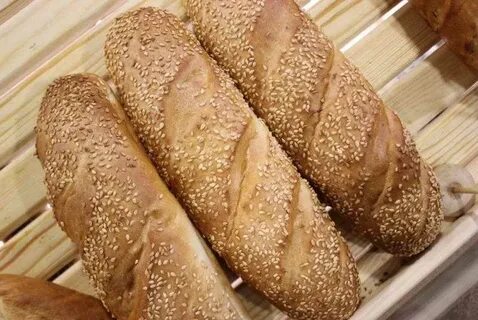 Батон с кунжутом