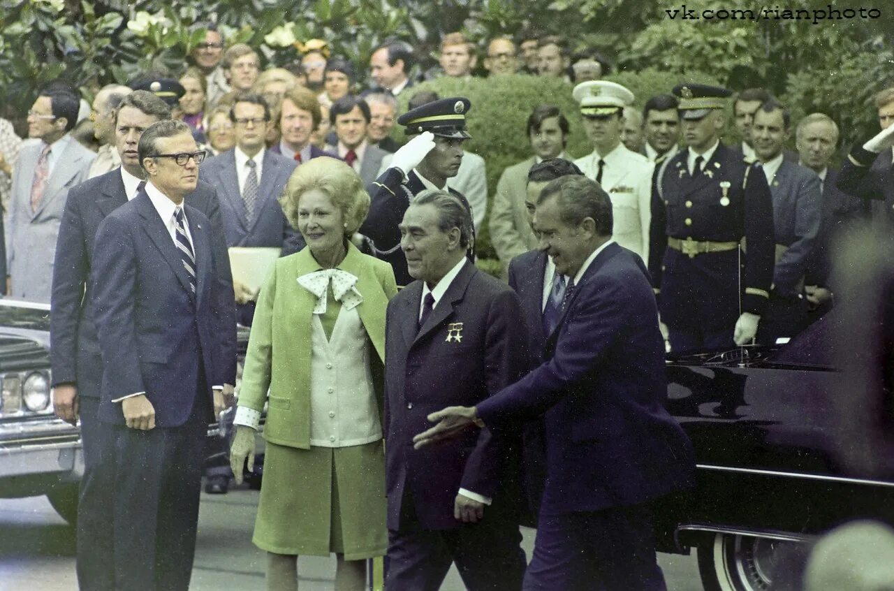 Американский брежнев. Визит Брежнева в США 1973. Брежнев и Никсон в США 1973. Визит Никсона в Москву 1972.