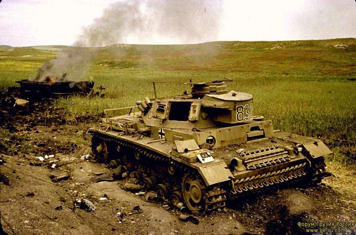 Фашистская техника. Panzer 3 подбитый. Подбитый PZ 4. Подбитый танк PZ-3. Подбитый Panzer 2.