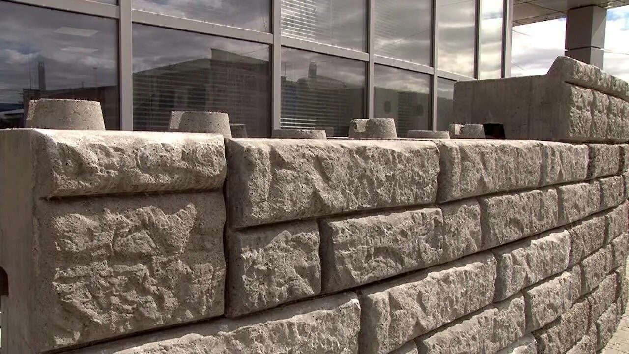 Купить стен блоки. Подпорный камень Меликонполар. Штарком блоки подпорных стен. Блоки подпорных стен ст4-58в. Меликонполар блоки подпорные.