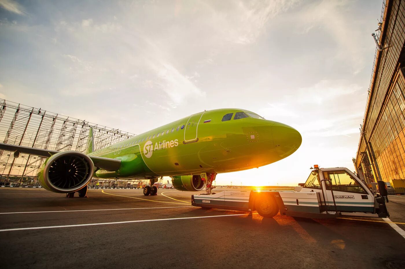 S7 airlines телефон. Самолёты s7 Airlines Авиапарк. S7 bort. S7 Airlines Airbus a320neo в небе. A320 Neo s7.