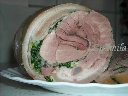 Рулет из свинины и курицы