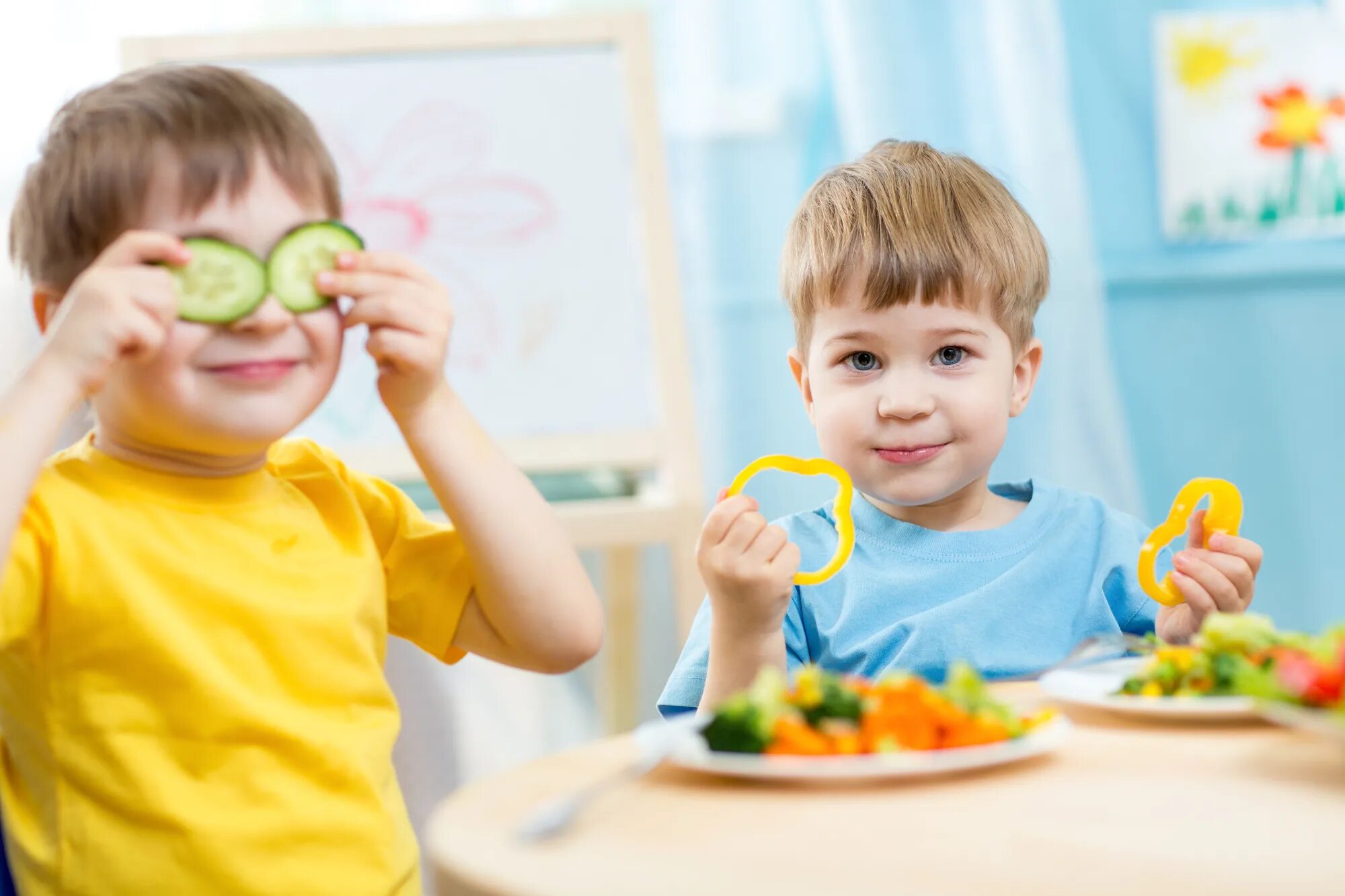 Школьное и дошкольное питание. Питание в детском саду. Еда дошкольника. Дети дошкольники. Здоровая еда в детском саду.