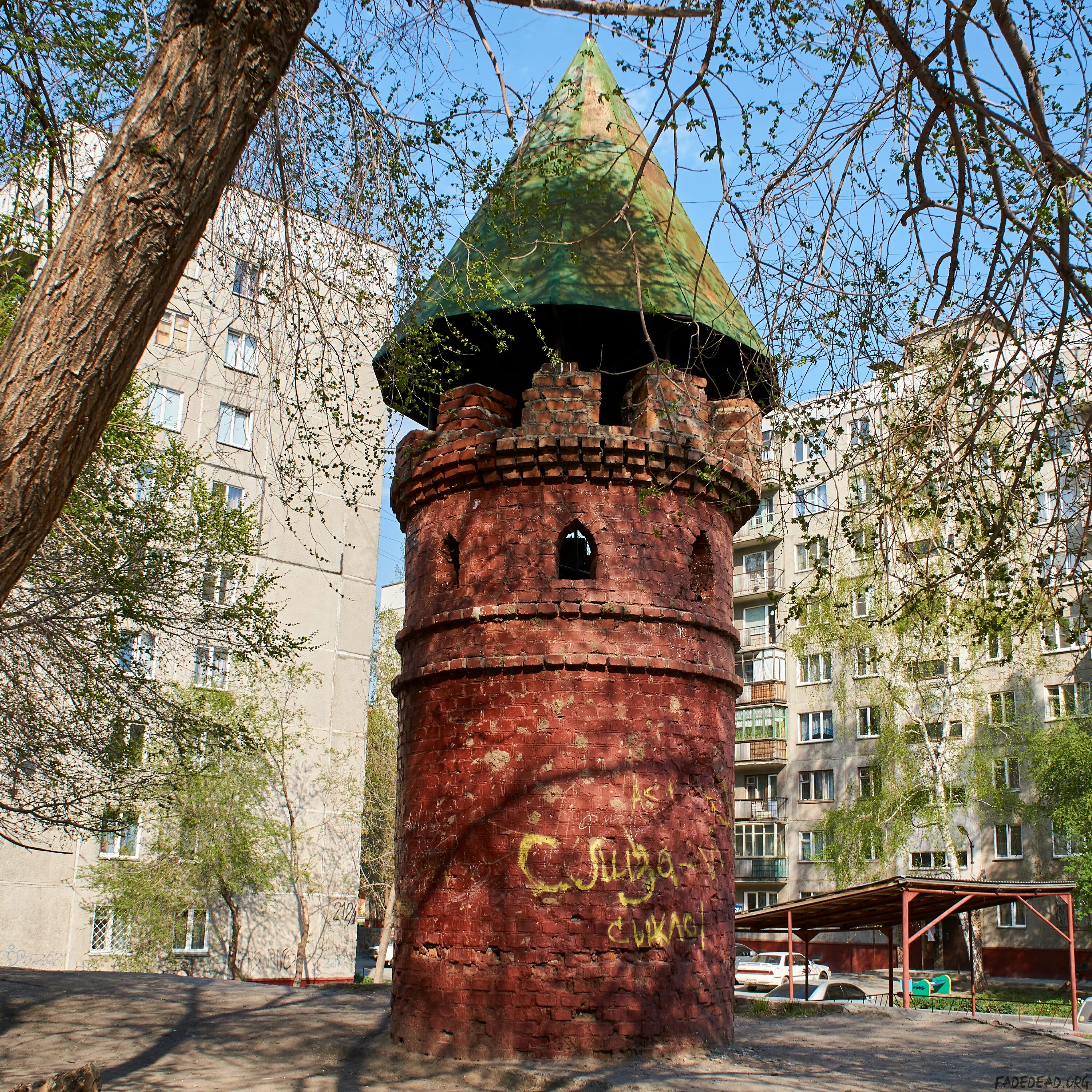 Детская башня политика. Детская башня падения. Башня помощник для детей. Детский скалодром уличный. Детская башня политика.