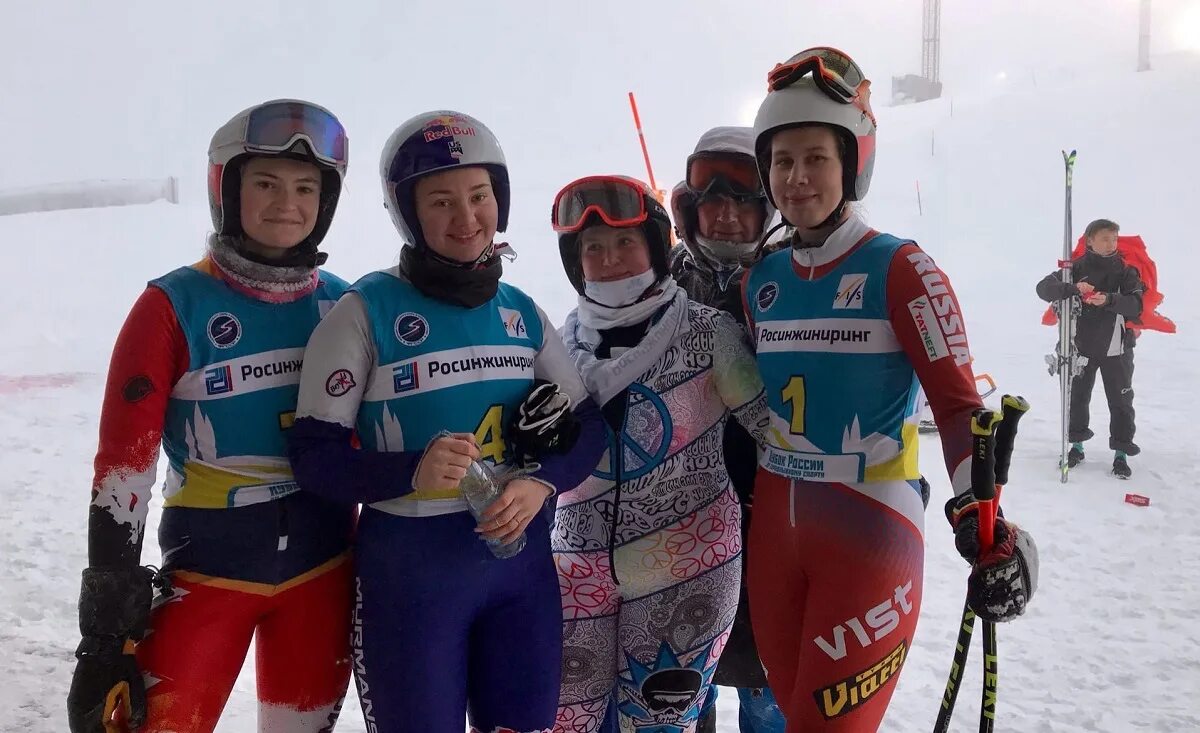 Центр горнолыжного спорта в мурманской области. Соревнования по горным лыжам. Валерий Тихомиров горные лыжи.