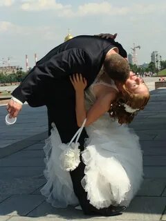 И ее жених с