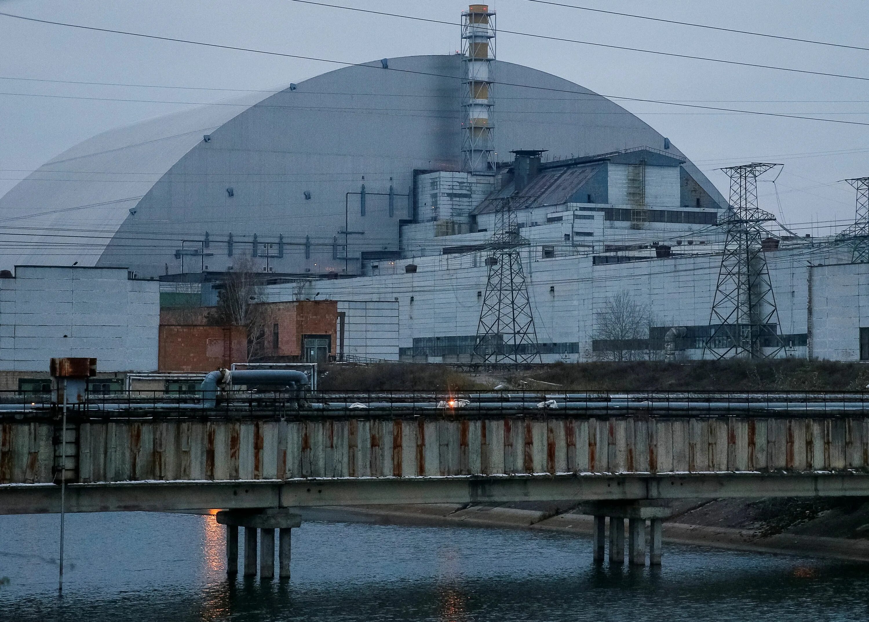 Chernobyl nuclear. ЧАЭС сейчас 2022 Чернобыльская. Саркофаг на Чернобыльской АЭС 1986. Чернобыль саркофаг 2020. Чернобыль саркофаг 2022.