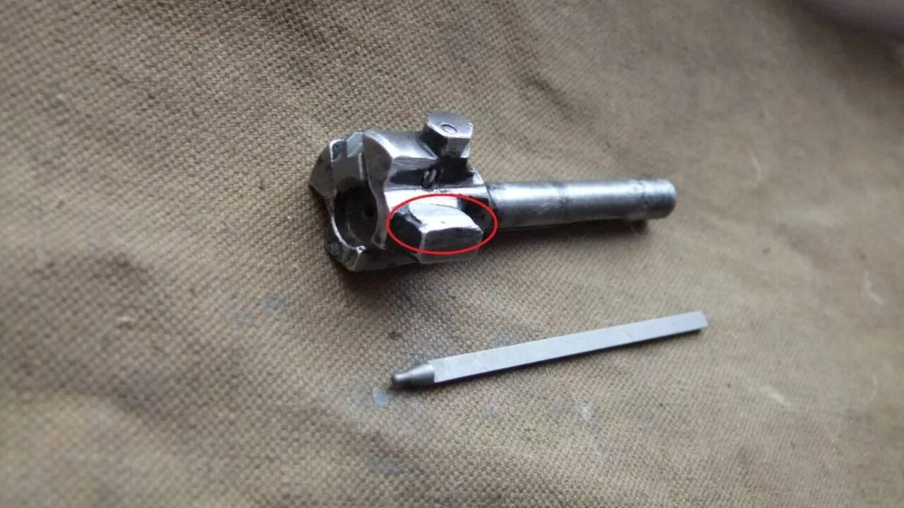 Затвор бойка. Затвор соболь 22lr. Затвор и затворная рама ак 74. Автомат затвор боёк. Затвор бойка.
