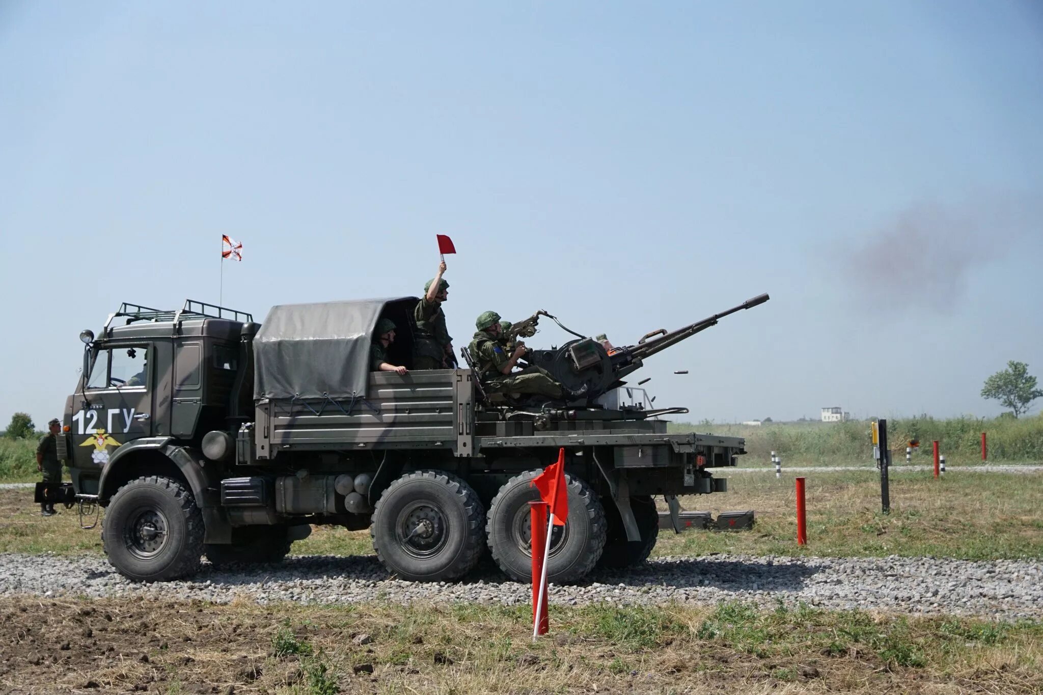 Вс 23. Солдаты на параде. Автомат зенитный к зу-23. Батарея войска. Батарея пушек.