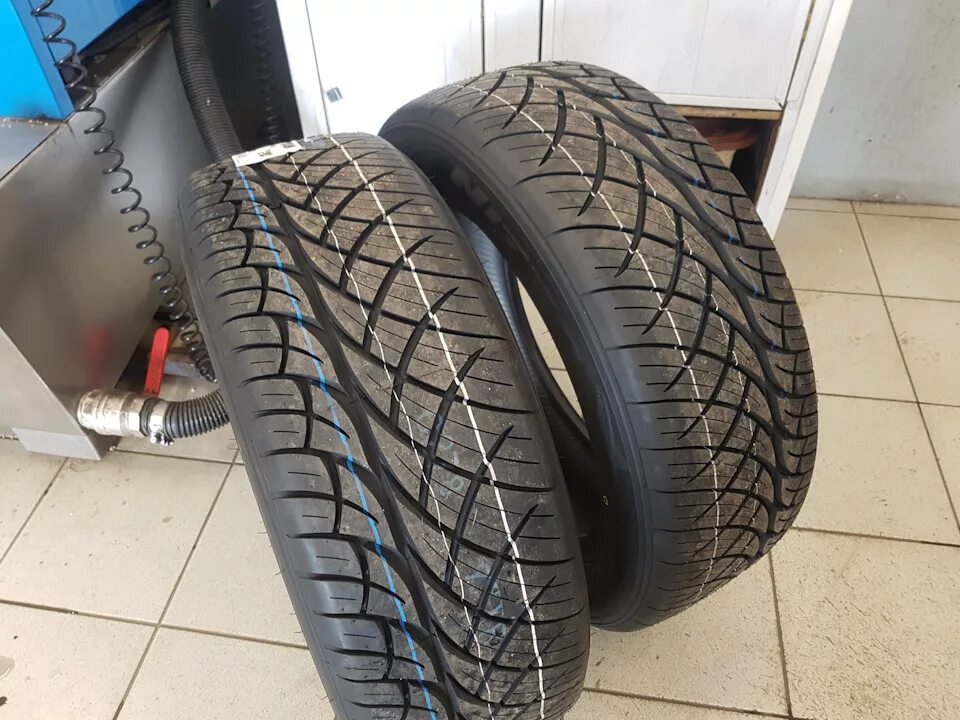 Nitto nt420s 285/50 r20. Nitto NT 420s 235/55/19. Nitto 420s 285/50/20. Шины Nitto nt420s. Купить резину 285 50