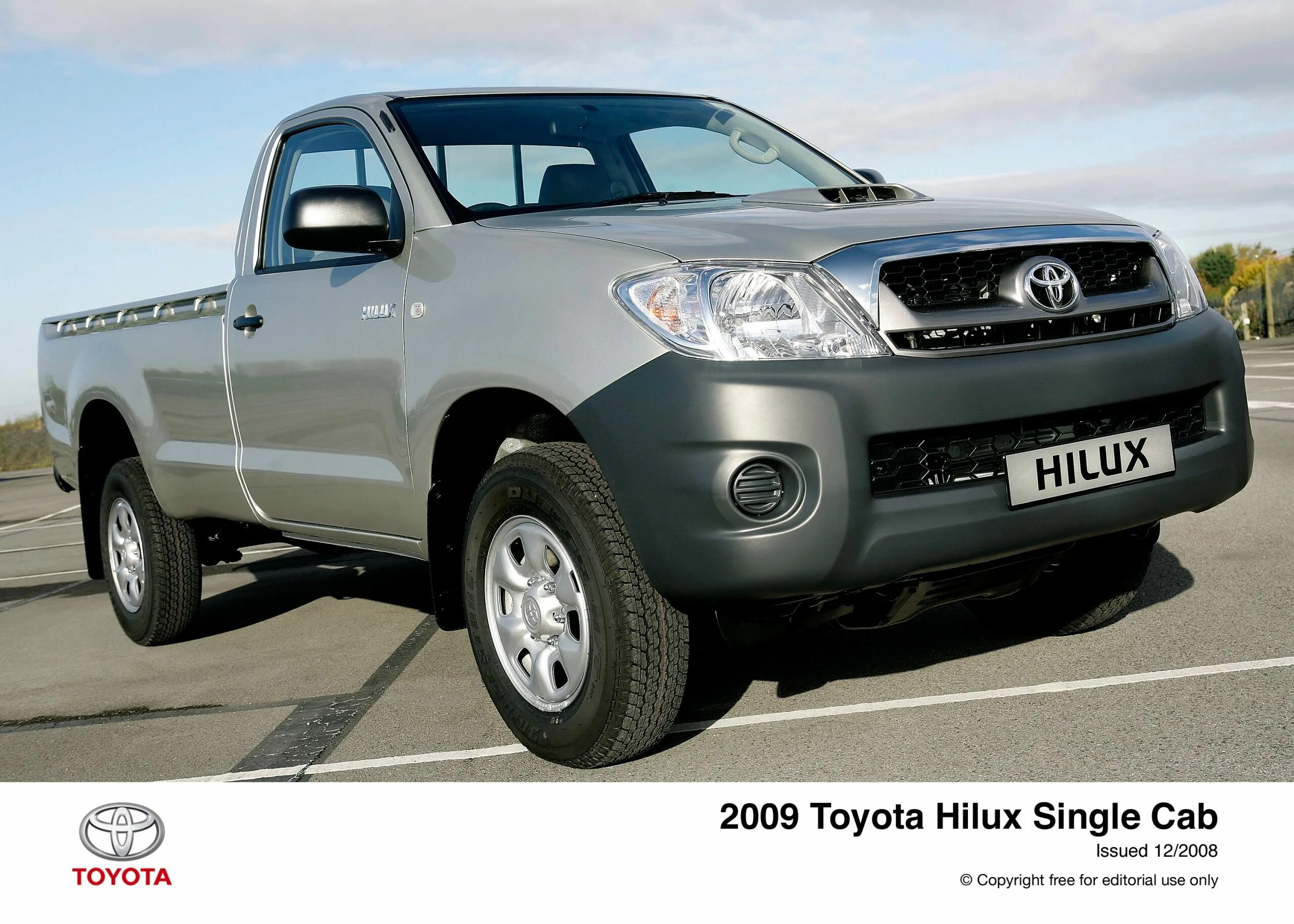 Купить хайлюкс дизель. Toyota Hilux 4. Toyota Hilux 2. Toyota Hilux Single Cab. Toyota Hilux 2.5.