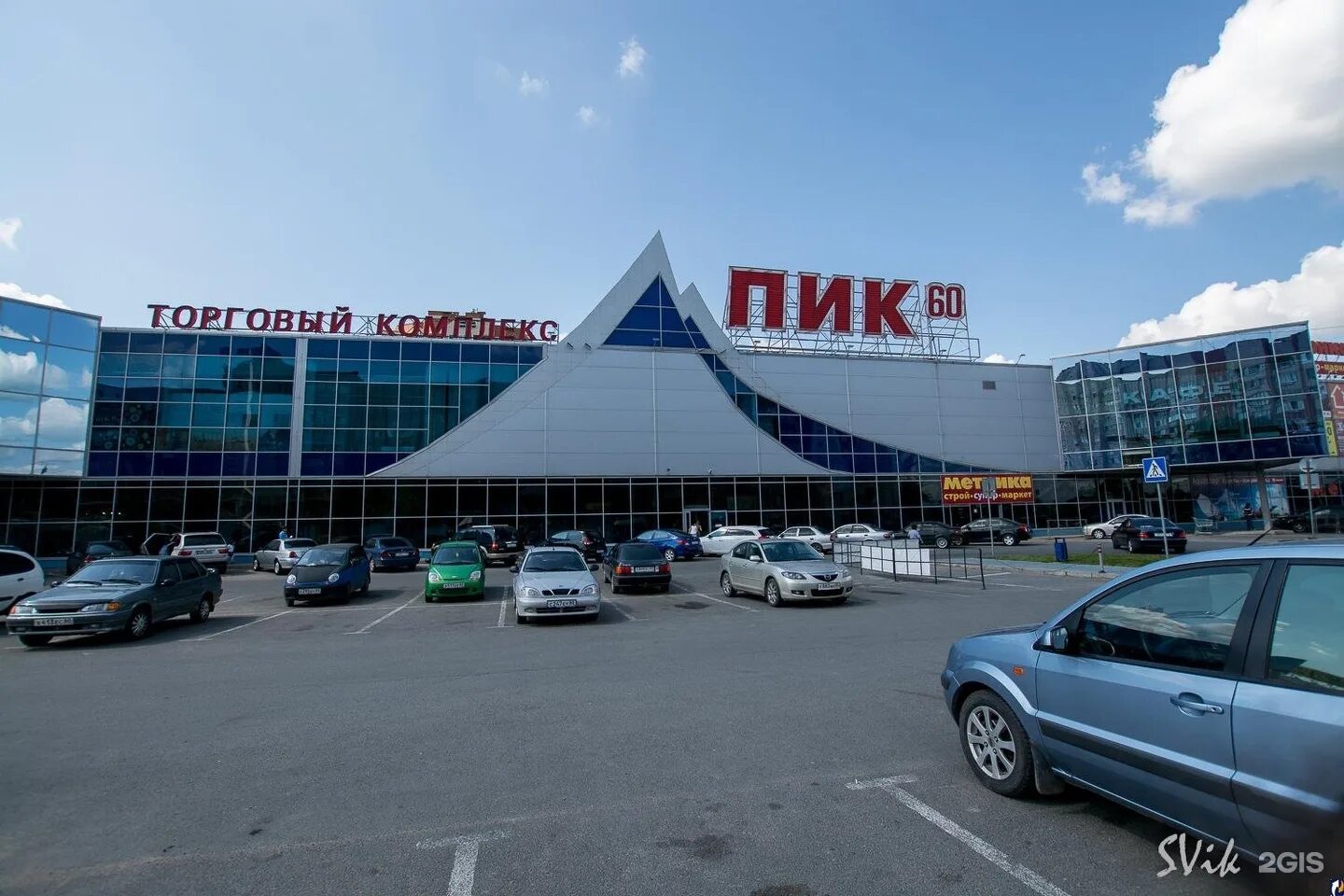 пик 60 псков. ювелирный магазин псков пик 60. псков тц акваполис внутри. псков тц фьорд. торговый центр псков большой.