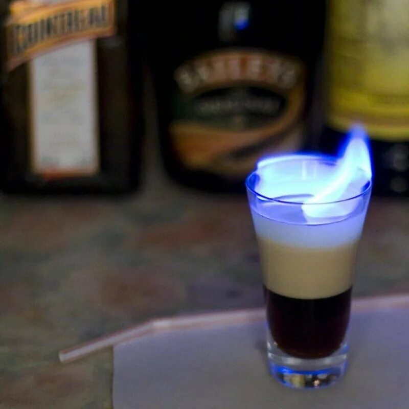 Б-52 коктейль состав. Состав коктейля б 52. Б52 шот ингредиенты. Б52 шот. Б52 шот состав.