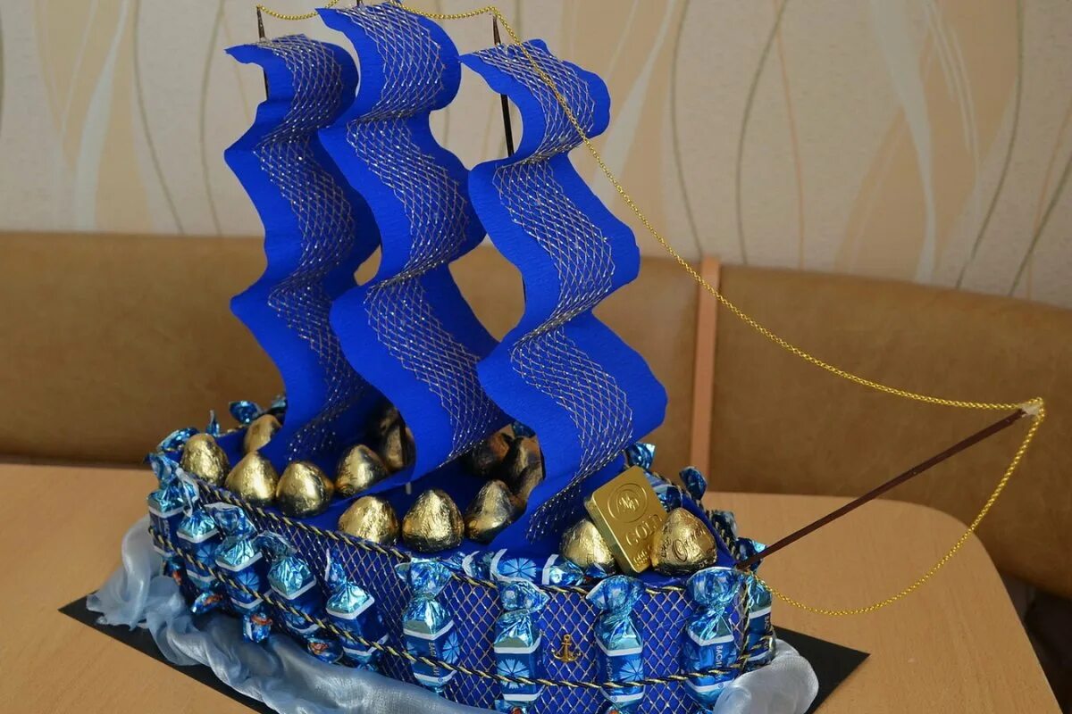 Поделка корабль. Необычные подарки на 23 февраля коллегам. Что подарить на 23 февраля сыну 12. Необычные подарки на 23 февраля. Подарки на 23 февраля мужчинам.